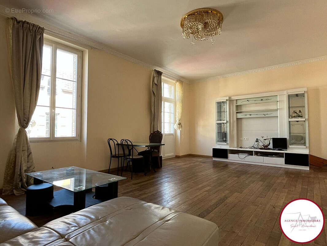 Appartement à SAINT-AMAND-MONTROND