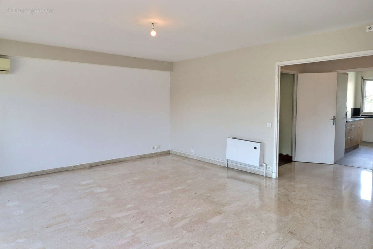 Grand T4---Grand Balcon---Loggia---Cave--- - photo 2