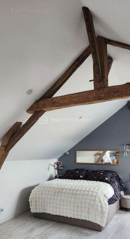 Commerce à SOULAIRE-ET-BOURG