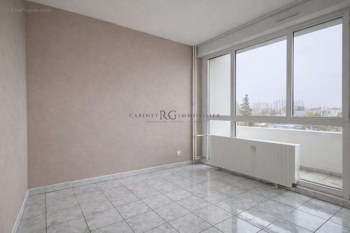 Salon-balcon - Appartement à METZ