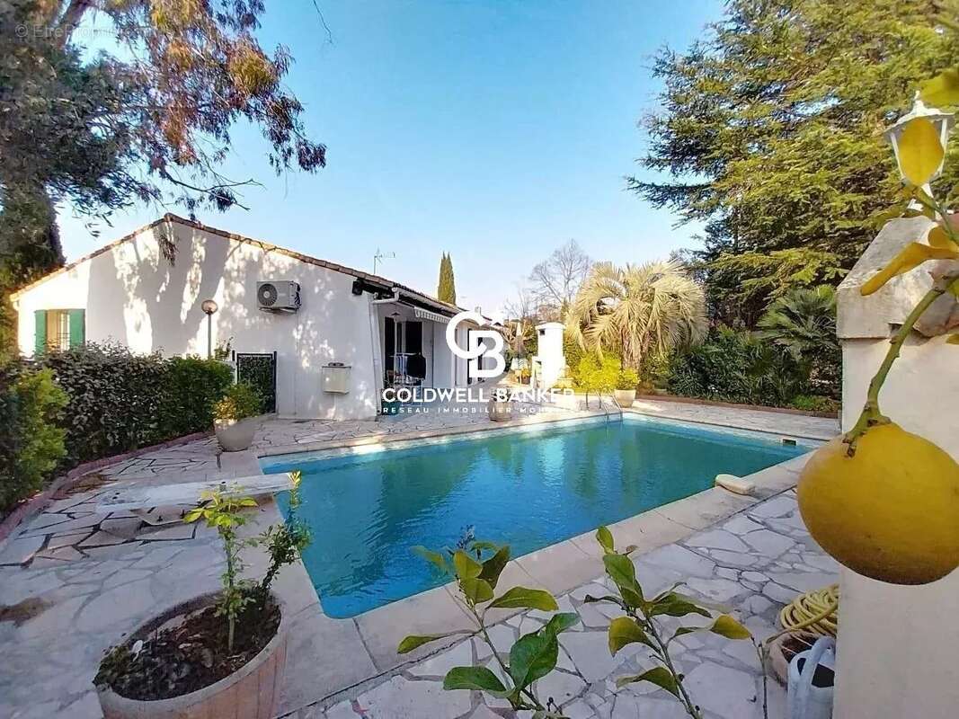 Maison à ROQUEBRUNE-SUR-ARGENS