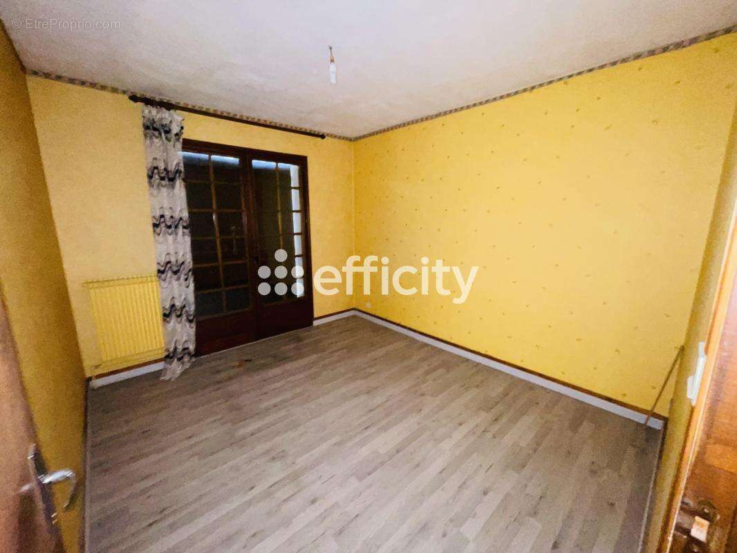 Maison à BEYCHAC-ET-CAILLAU