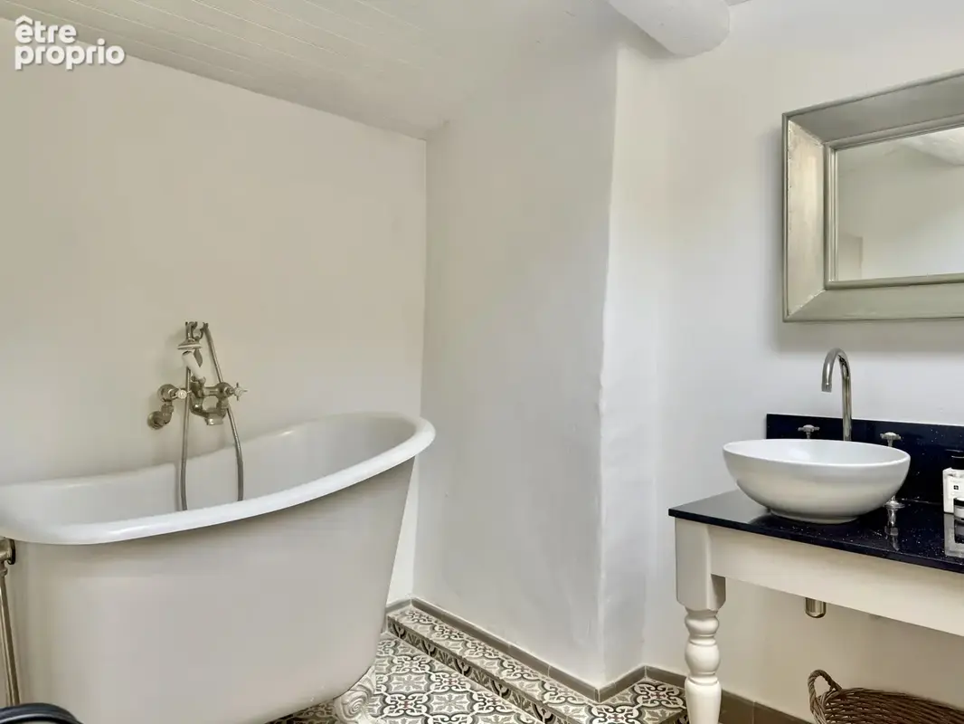 Maison en pierre rénovée avec vues des montagnes - photo 8