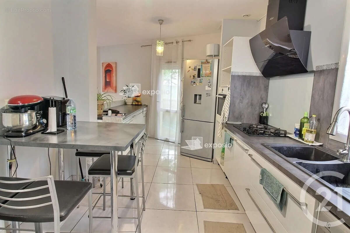 Maison 112 m² à Cenon  - photo 2