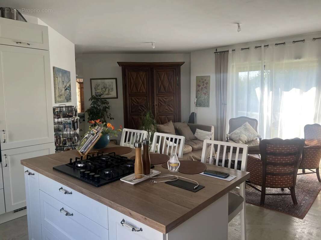 Maison à SAINT-HILAIRE-DU-ROSIER