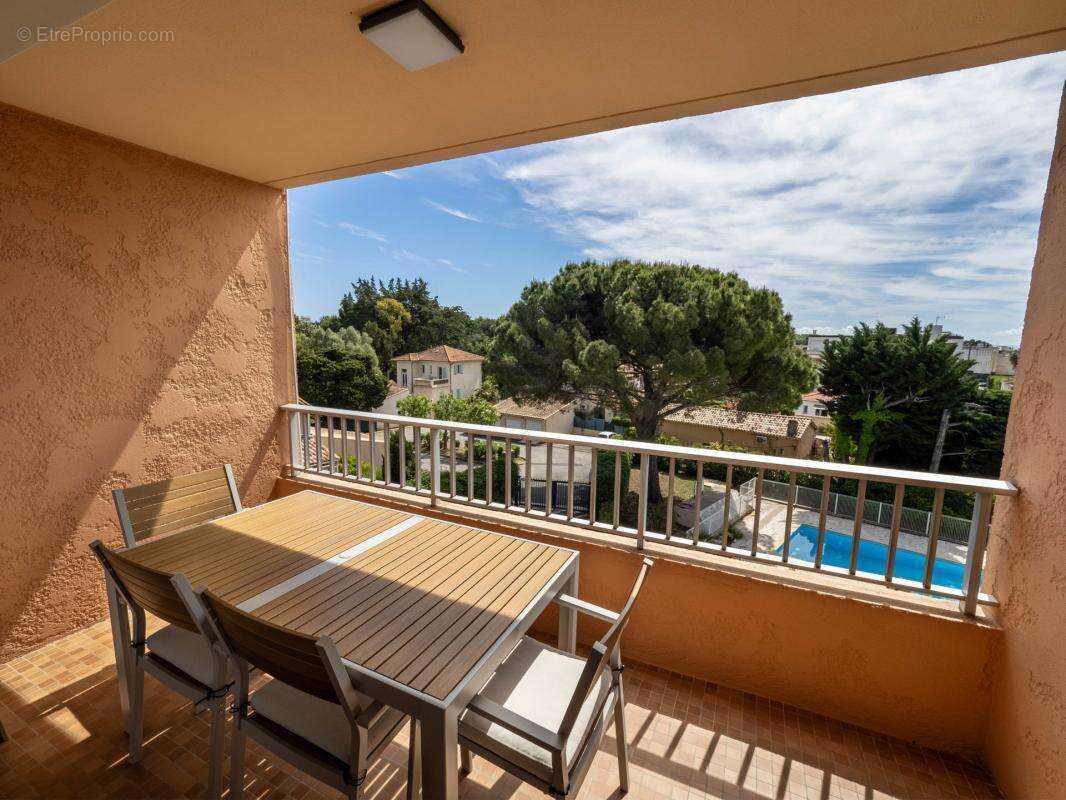 Appartement à VALLAURIS