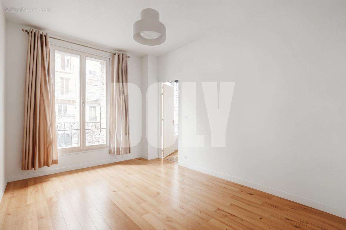Appartement à PARIS-3E