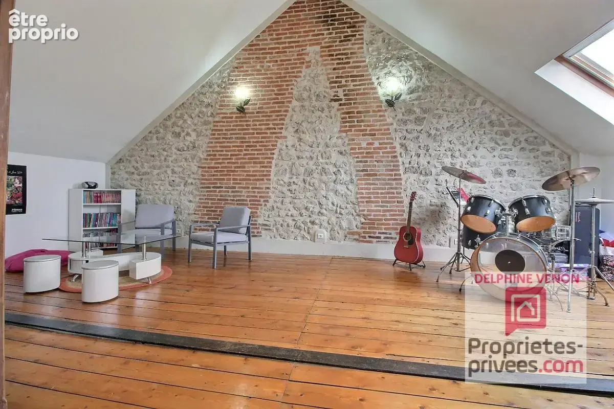 Maison bourgeoise de 225 m² classe énergie C avec double garage et jardin en centre ville de Châteauneuf sur Loire - photo 14