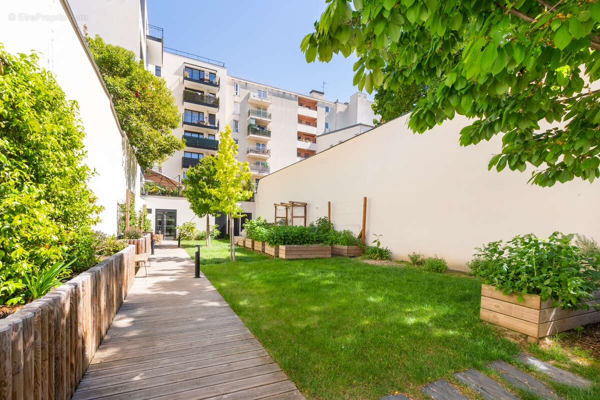 Appartement à COURBEVOIE