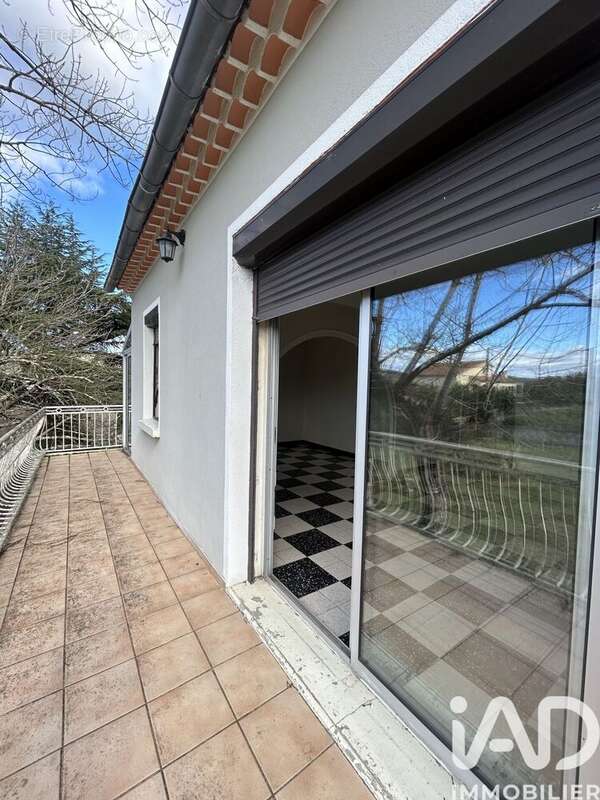 Photo 4 - Maison à SAINT-JULIEN-LES-ROSIERS