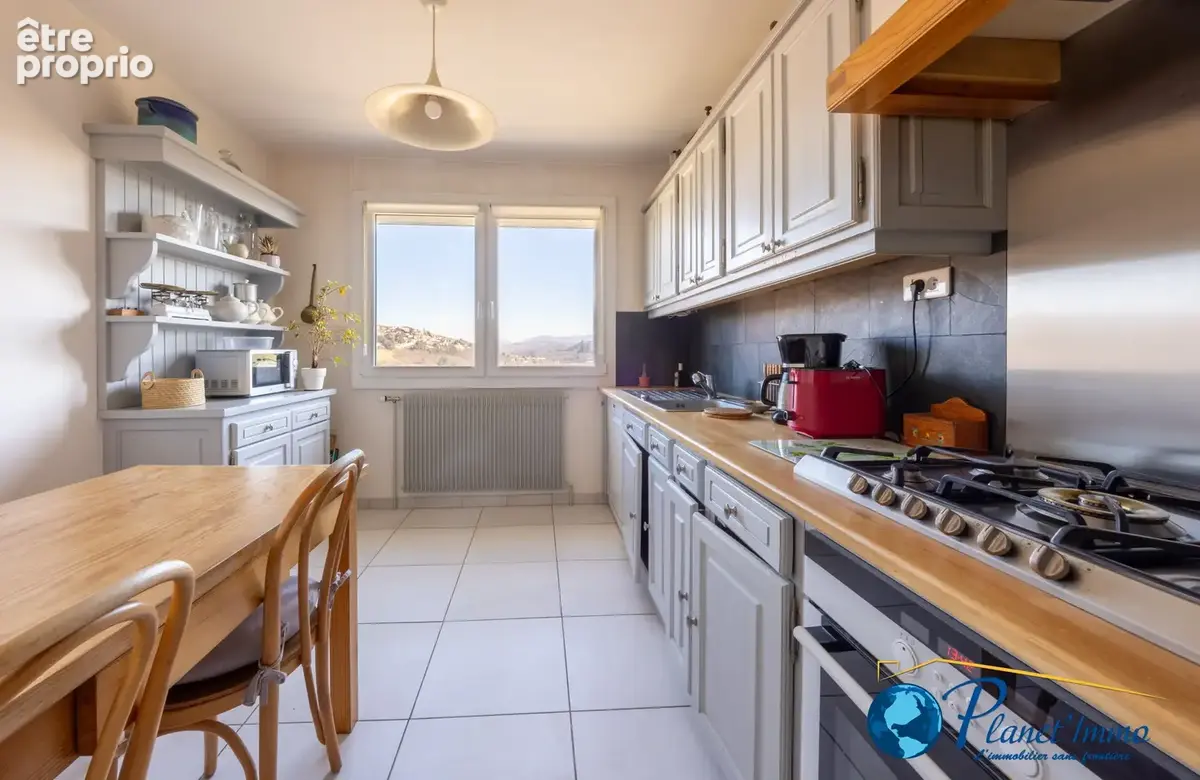 L'Étrat / Maison individuelle de 127m2 habitable + 93m2 d'annexes sur terrain de 839m2 - photo 5