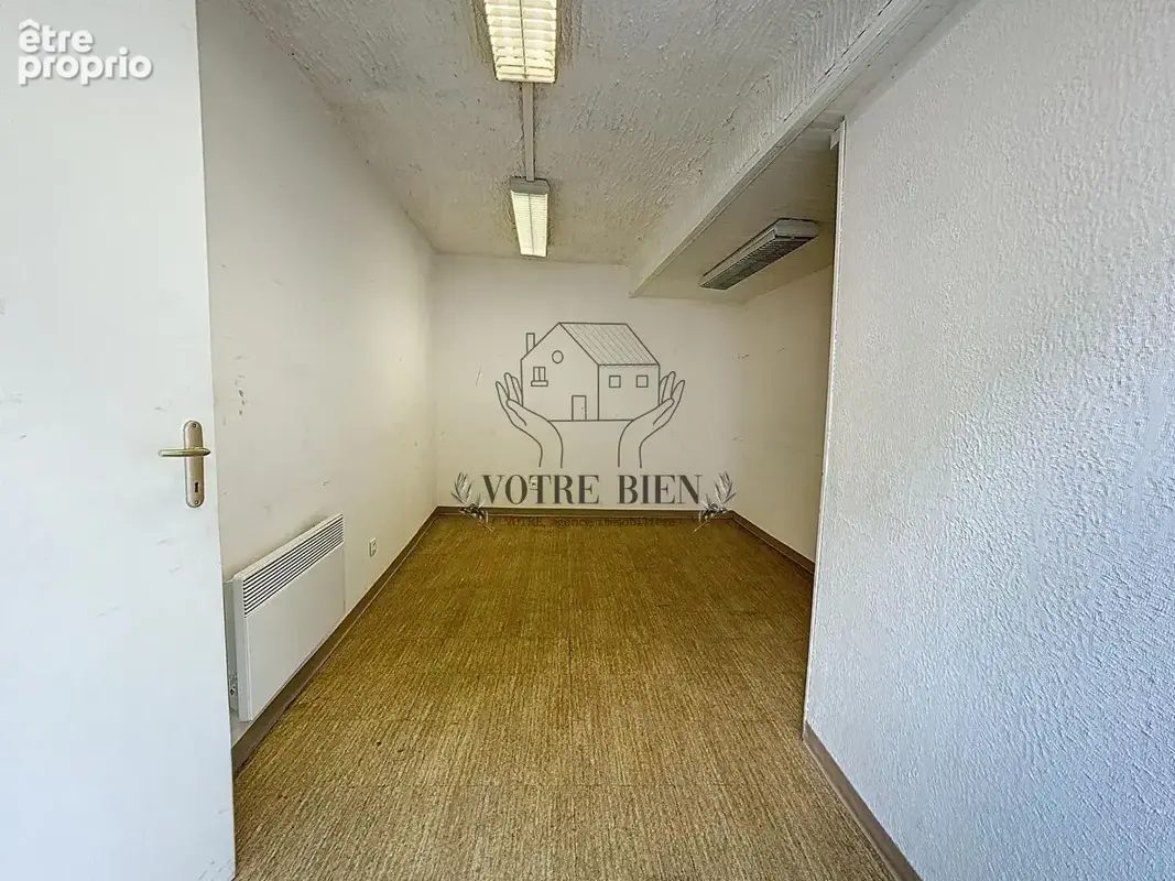 Local commercial Manosque 14 m2 - photo 3