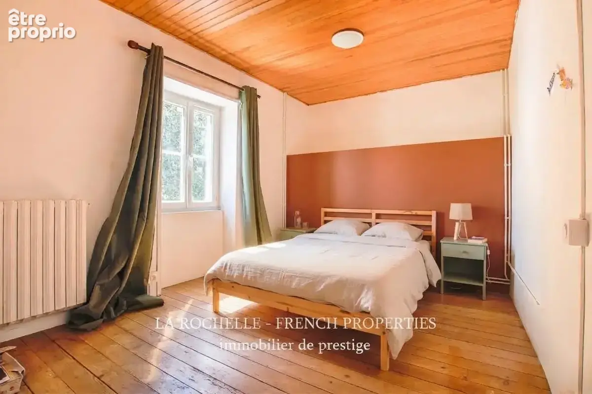 Charmante maison de 5 pièces (140 m2) avec terrasse, garage et terrain piscinable   Secteur recherché (Vérines - photo 4
