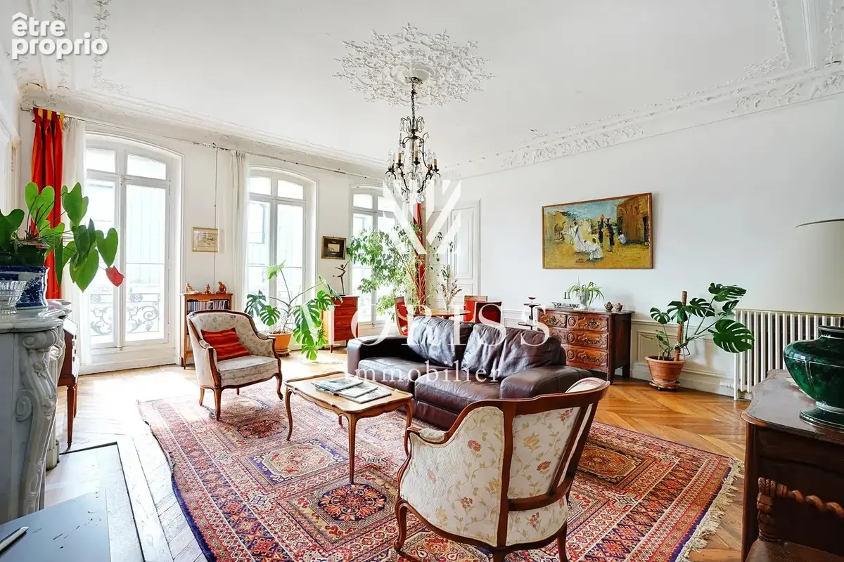 Appartement à PARIS-11E