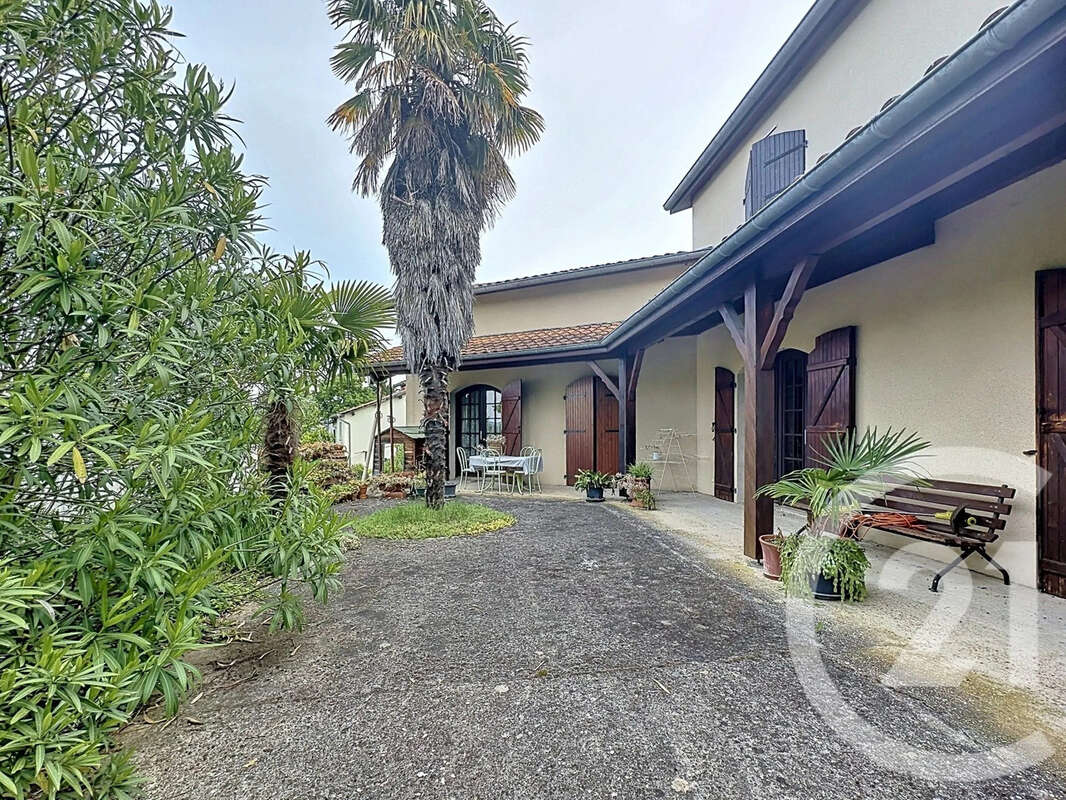 Maison à SALAISE-SUR-SANNE