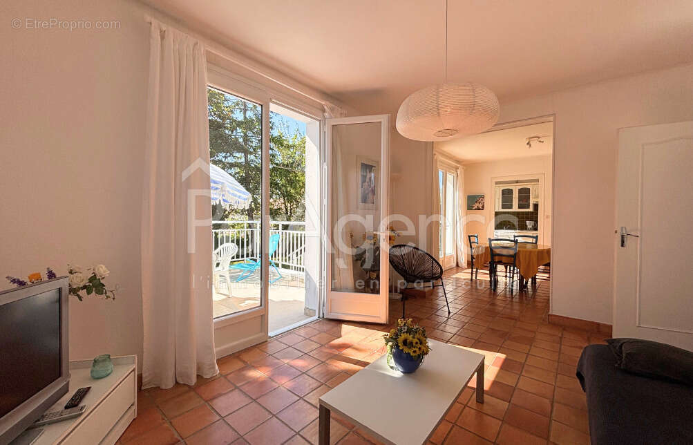 Maison à MESCHERS-SUR-GIRONDE