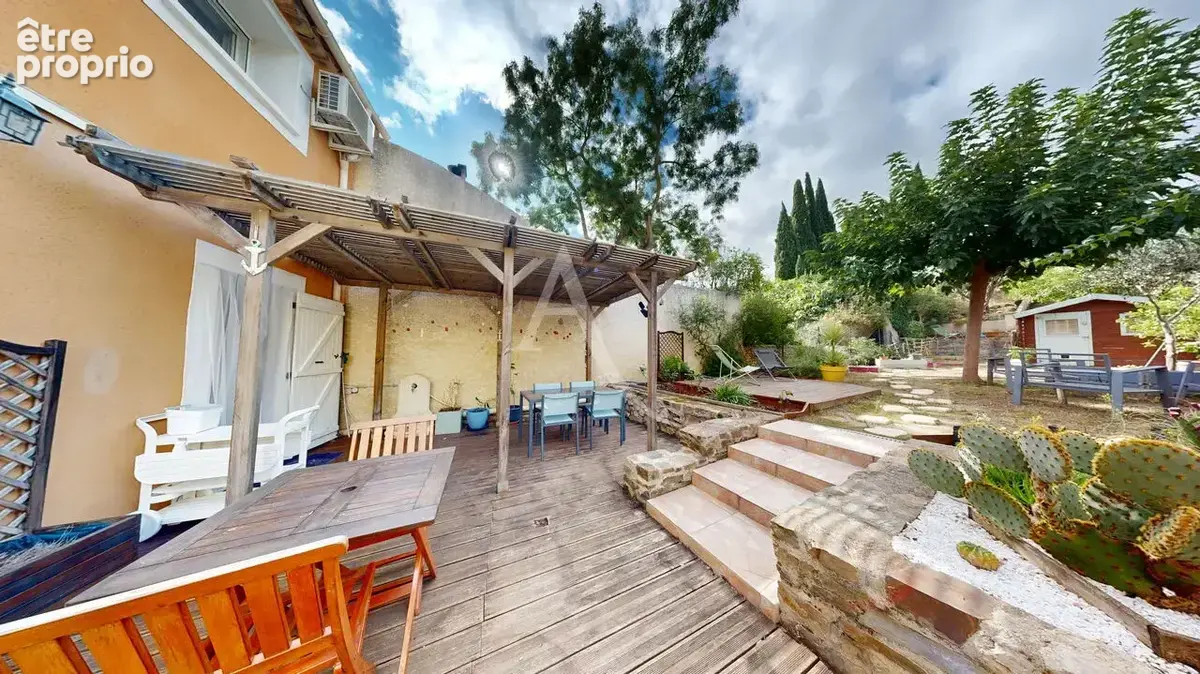 Une maison authentique au coeur du village, rénovée avec jardin, 4 chambres, garage - photo 2