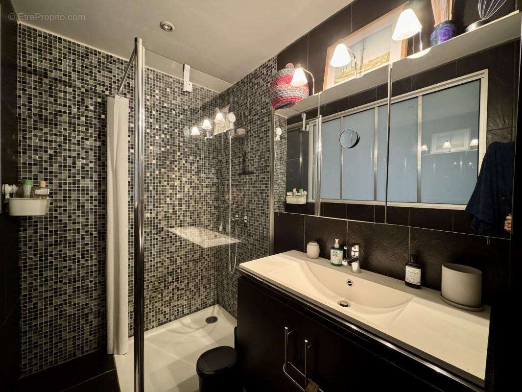 Appartement à PARIS-10E
