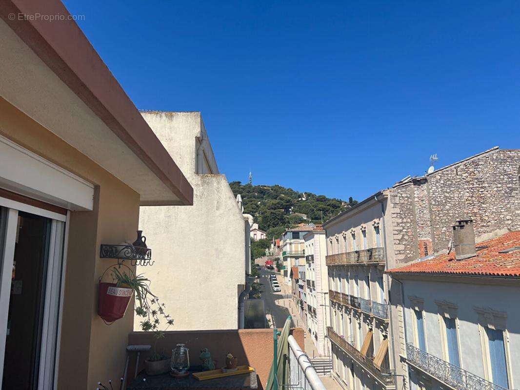 Sete   Appartement en dernier étage avec ascenseur 67 m2 - photo 2