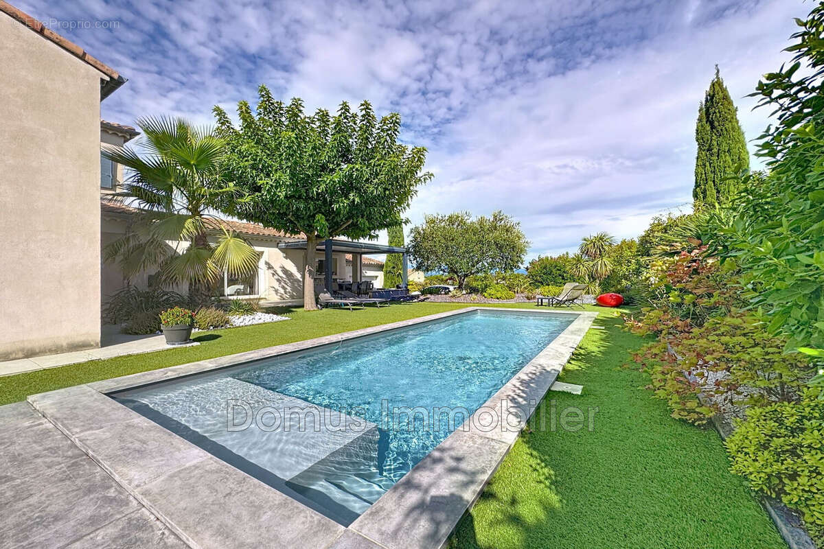 Maison à SAINT-SATURNIN-LES-AVIGNON