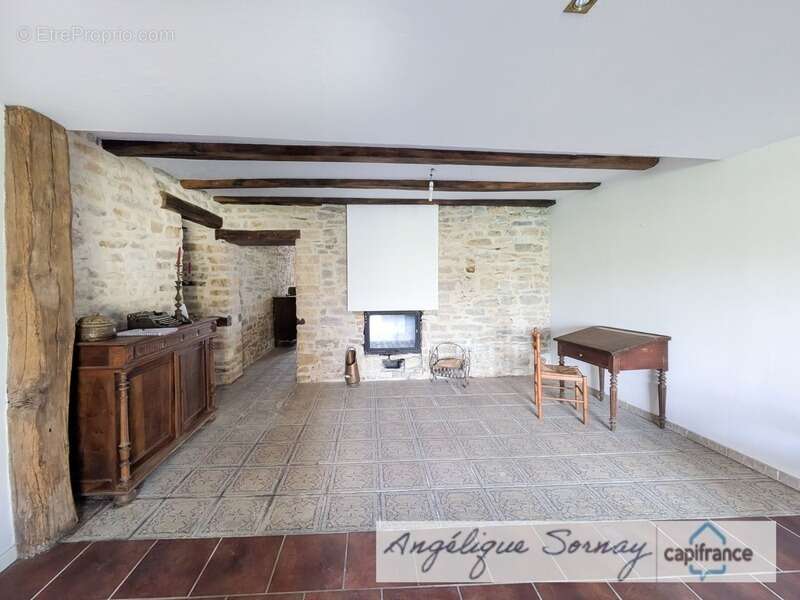 Maison à SAINT-JULIEN