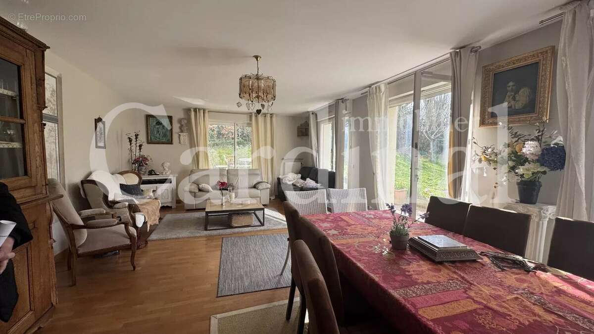 Appartement à NOISY-LE-ROI