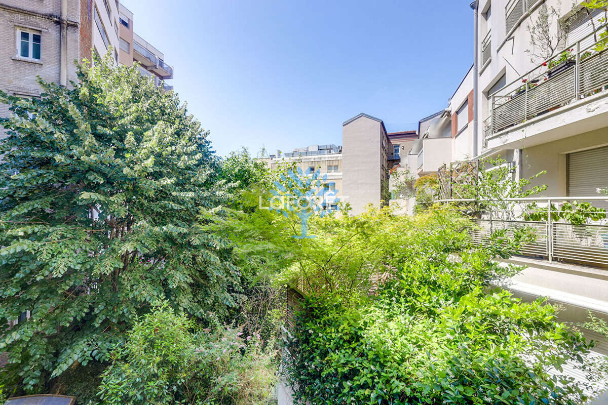 Appartement à PARIS-20E