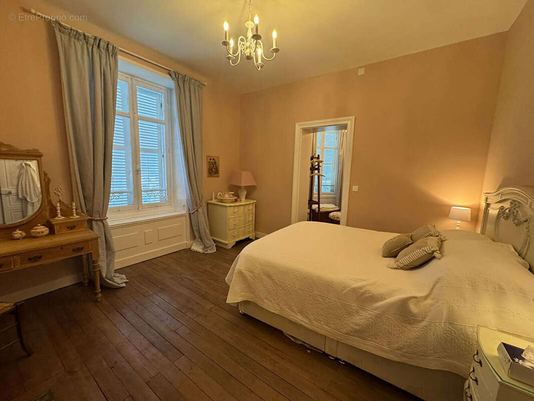 Maison à CHATEAUPONSAC