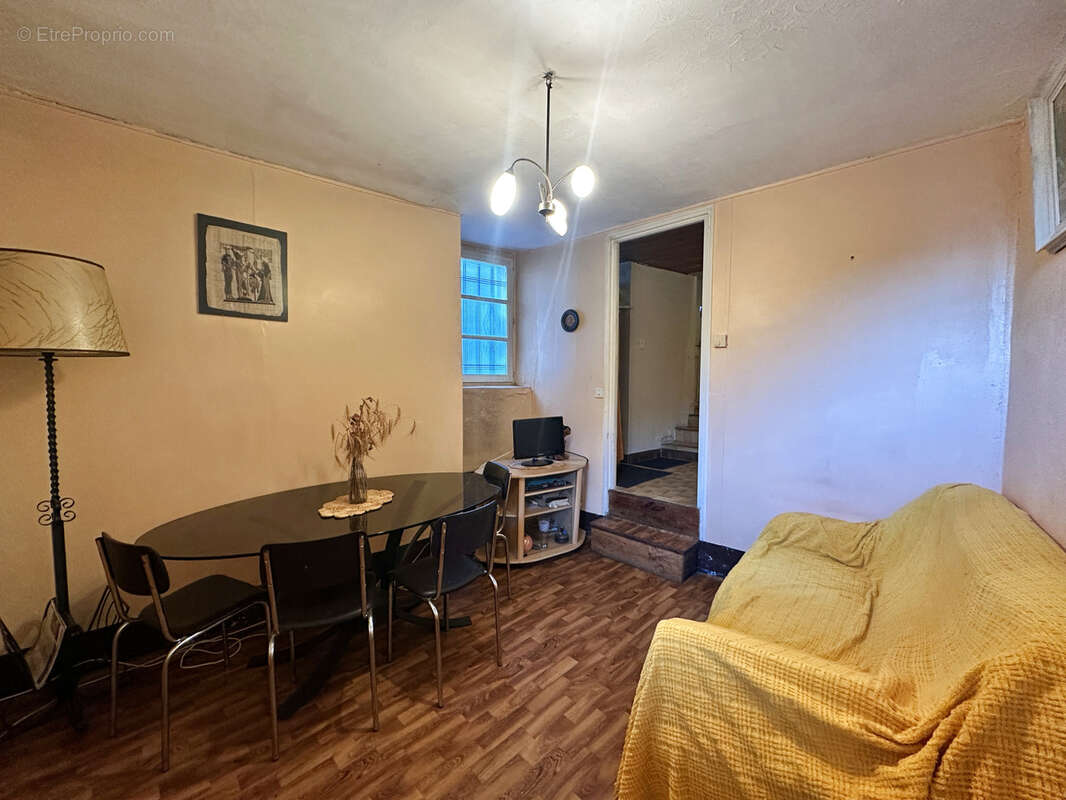 Maison à DECAZEVILLE