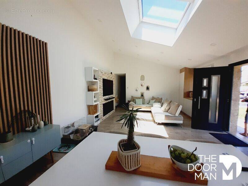 Maison à LE PERRAY-EN-YVELINES