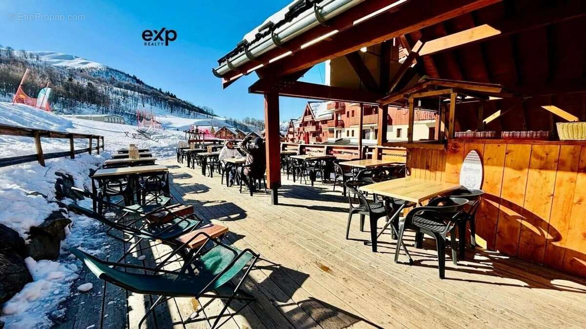 Commerce à SAINT-FRANCOIS-LONGCHAMP