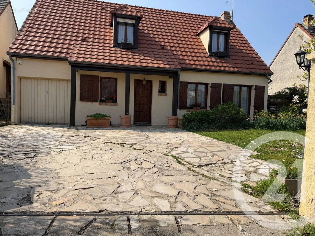 Maison à DAMMARTIN-EN-GOELE