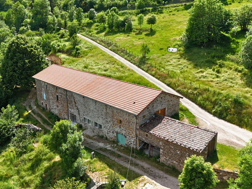 SAINT-PIERRE-SUR-DOUX   Ensemble immobilier avec maison rénovée, corps de ferme et 1,76 hectare de terrain - photo 4