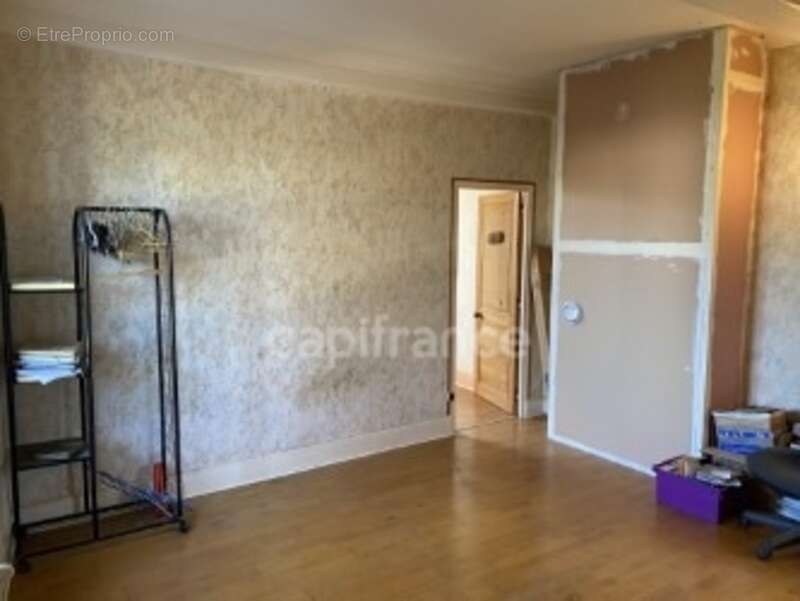 Maison à GREZIEU-LA-VARENNE