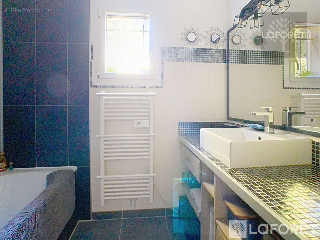 Appartement à CARRY-LE-ROUET