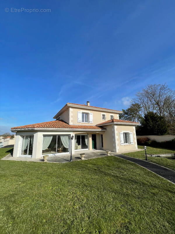 Maison à NEUVILLE-DE-POITOU