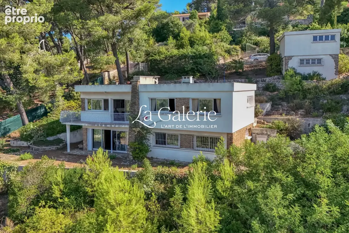 Maison 6 pièces 158 m² à vendre à Carqueiranne (83320) - photo 2