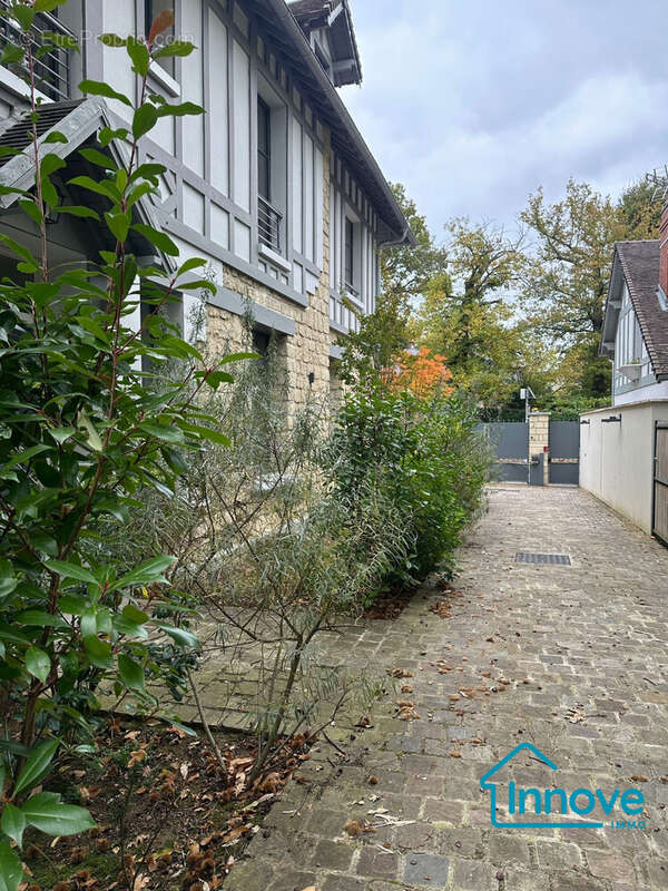 Maison à VAUCRESSON