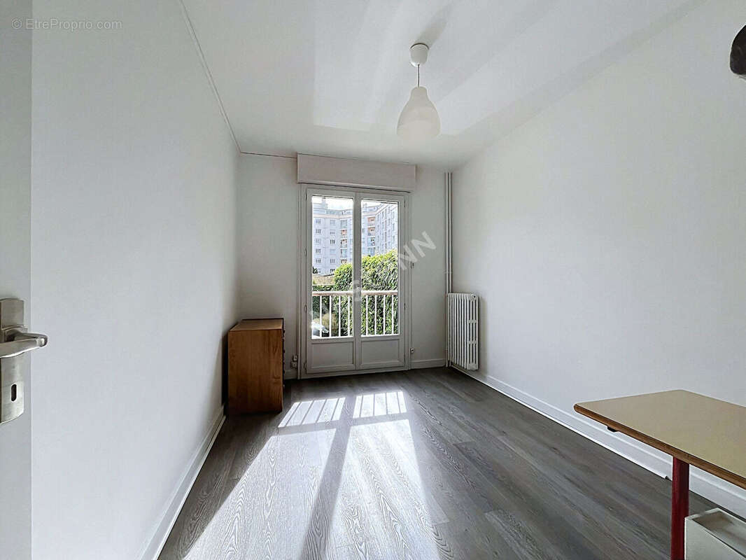 EXCLUSIVITE / NANTES Rond-point de Vannes, Sainte-Thérèse / Appartement  3 pièce(s) 64 m2 / Parking et cave - photo 6