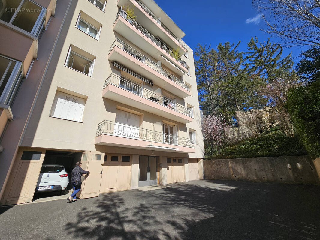 Appartement à SAINT-ETIENNE