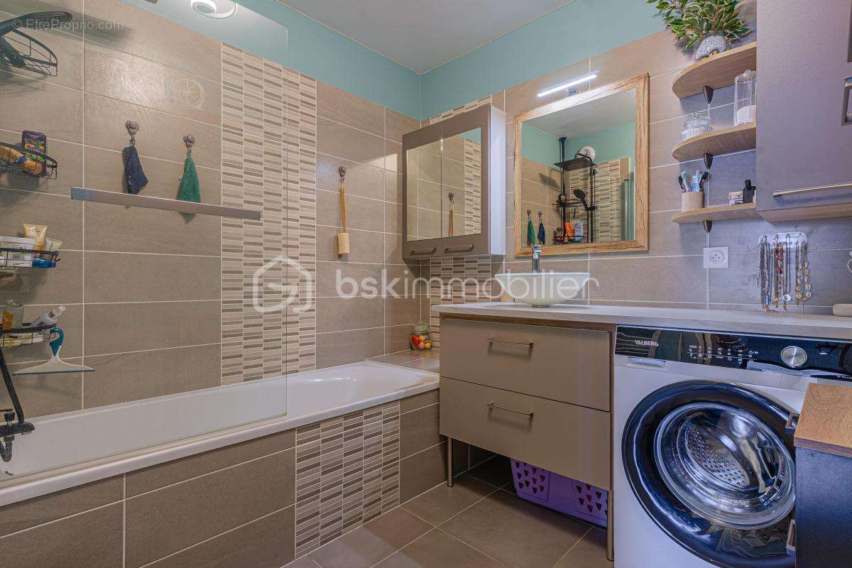 Appartement à POISY