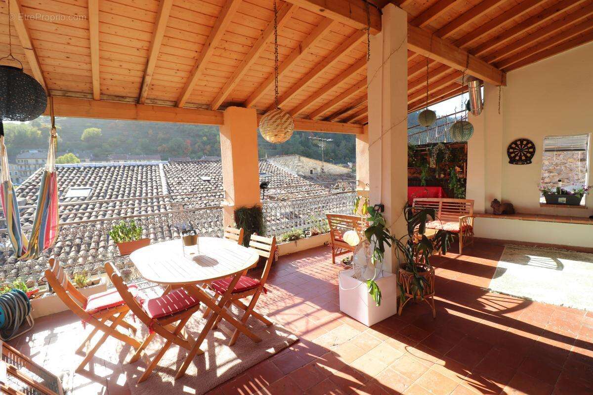 Appartement à L&#039;ESCARENE