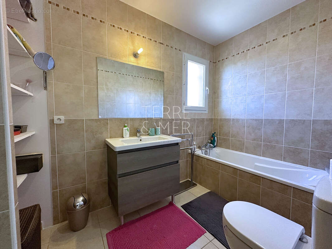 Maison 3 faces sur 492 m2 de terrain avec piscine à Latour-Bas-Elne. - photo 16
