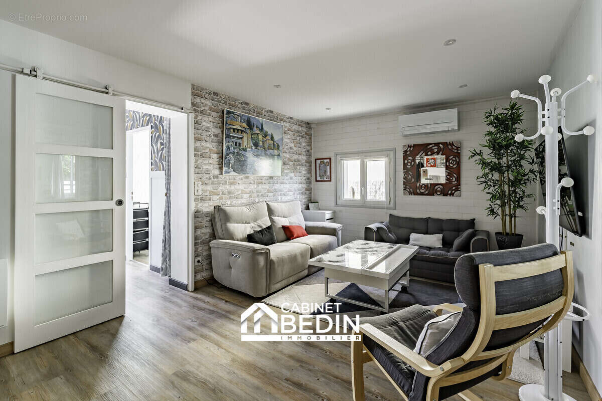 Maison 95 m² à Saint-Medard-En-Jalles  - photo 6