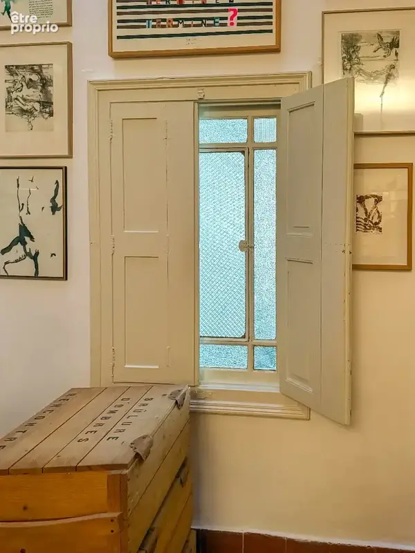 Dans une rue piétonne, ancien logement de gardien, actuellement utilisé en local - photo 6