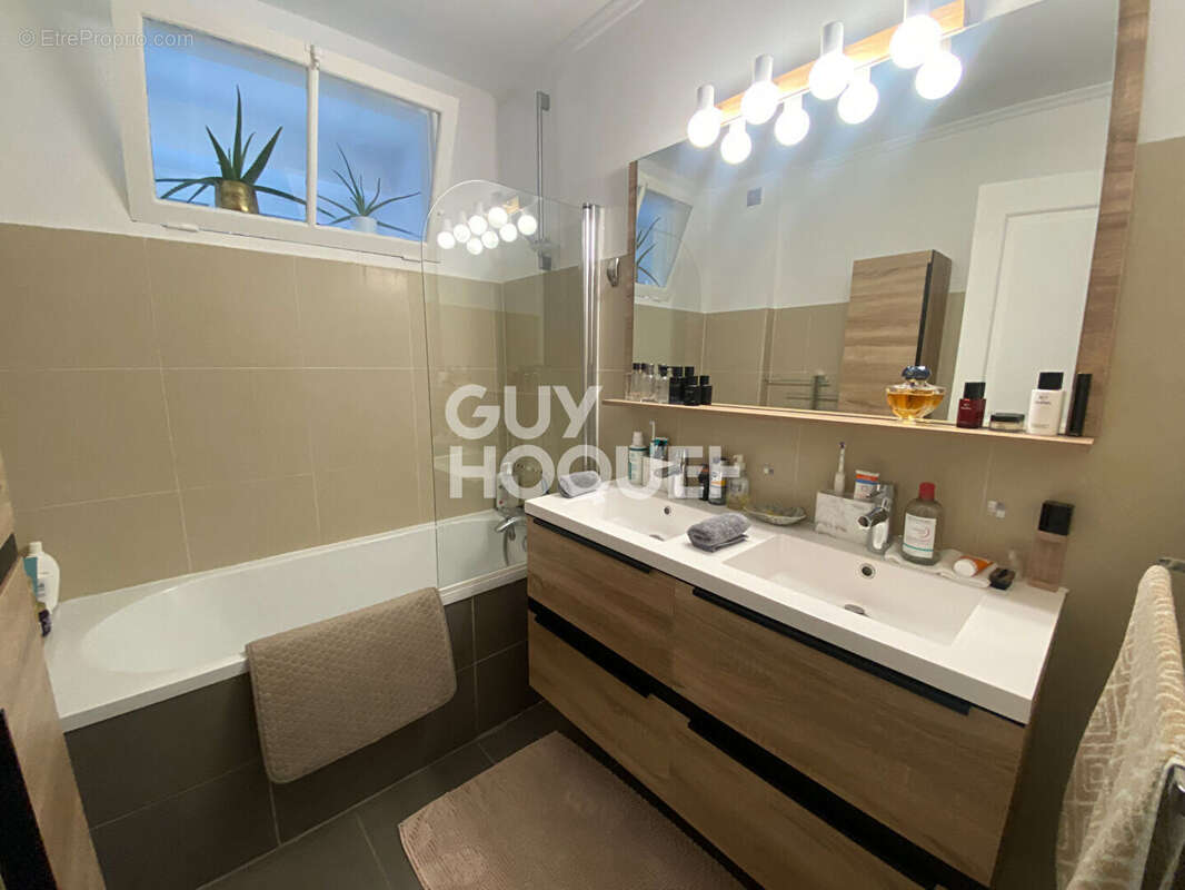 Appartement à VERSAILLES