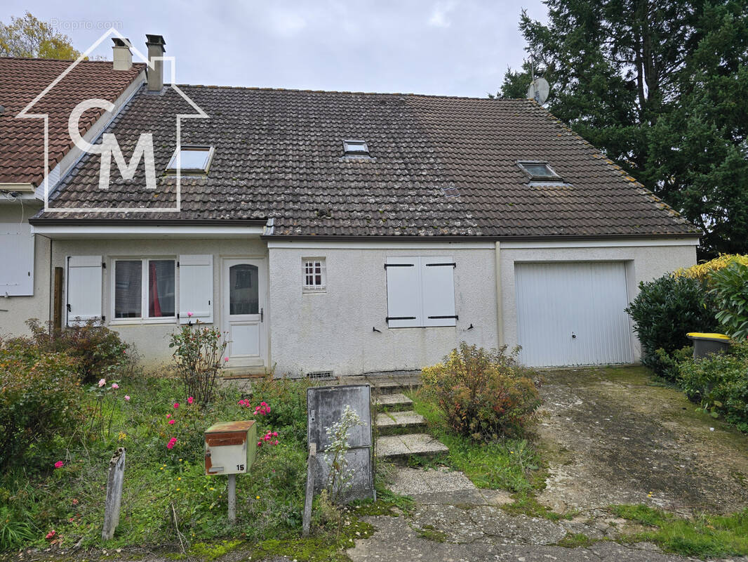 Maison à SAINT-AMAND-MONTROND