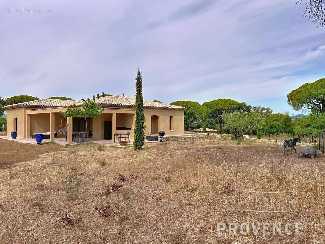 Maison à LA GARDE-FREINET