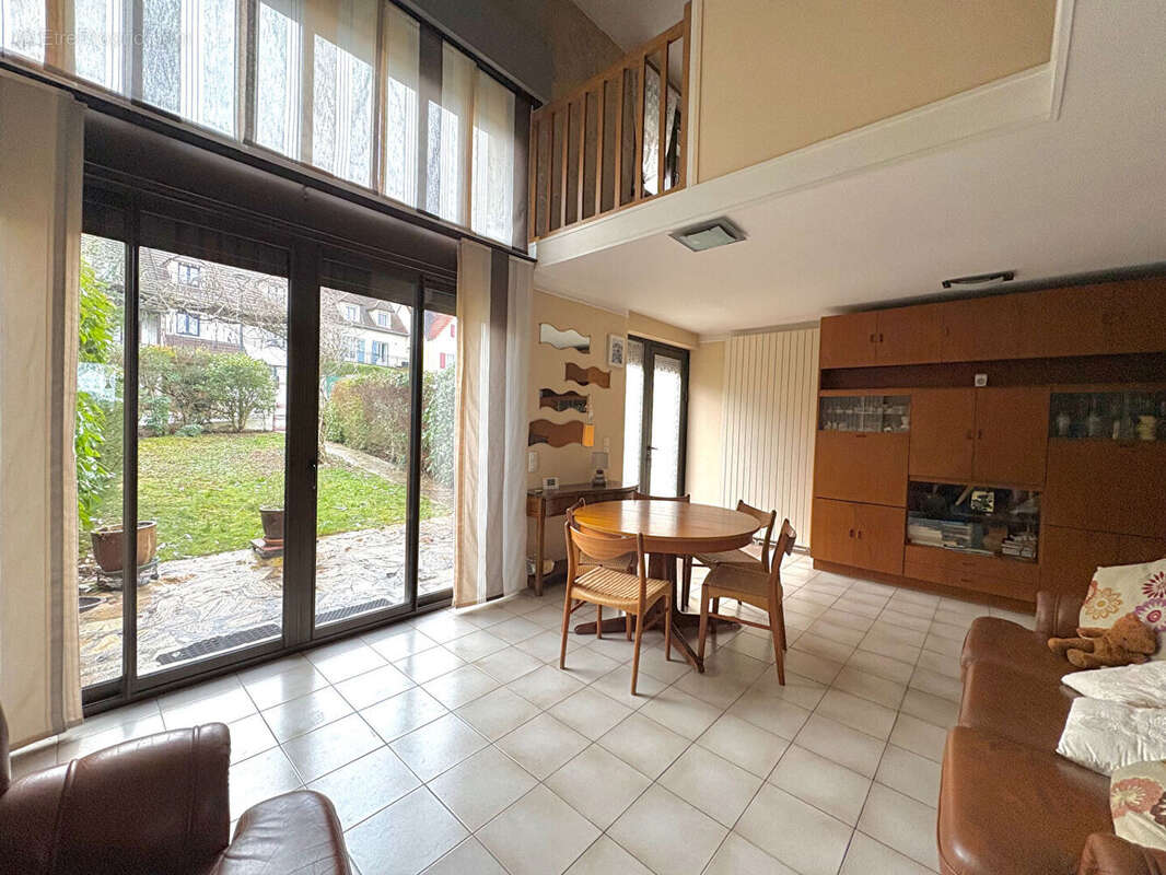 Maison à SAINT-CYR-L'ECOLE