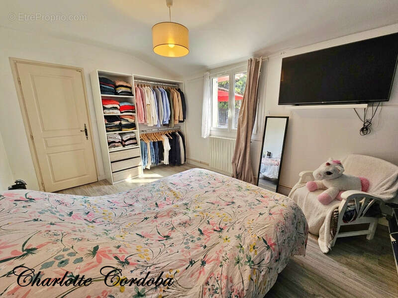  Maison de plain-pied 3 pièces rénovée avec jardin de 610 m² et double garage – Le calme à deux pas des commodités ! - photo 12
